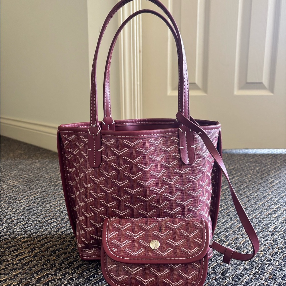 Stylish Burgundy Tote Bag Set